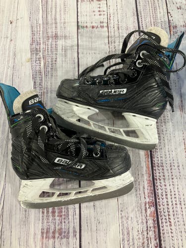Youth Bauer X-LP Hockey Skates Regular Width 12 (Used)