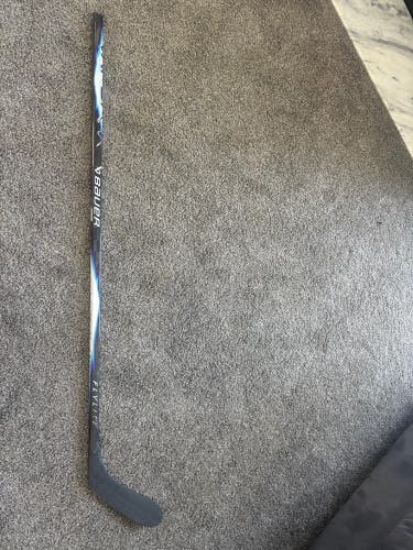 Intermediate Bauer Vapor flylite Left Hand Hockey Stick P28 55 Flex (New)