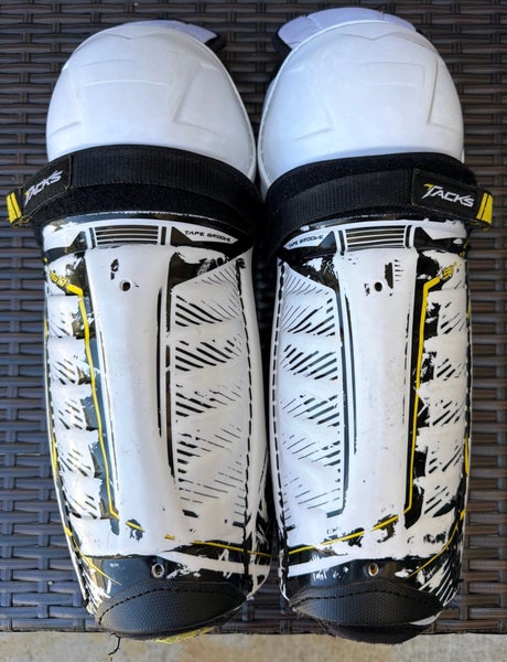 Junior CCM Tacks 9060 11" Shin Pads (Used)