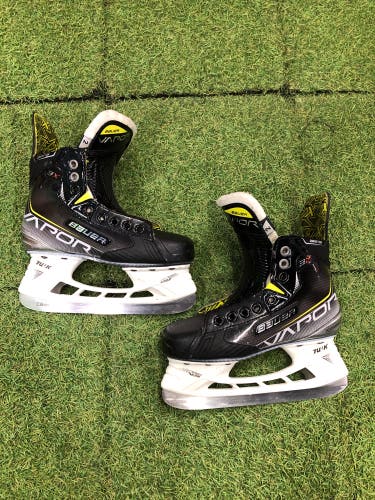Junior Bauer Vapor 3X Hockey Skates Regular Width Size 2 (Used)