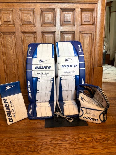 Medium 2025 Bauer Reactor R5 Pro Goalie Leg Pads (Used)