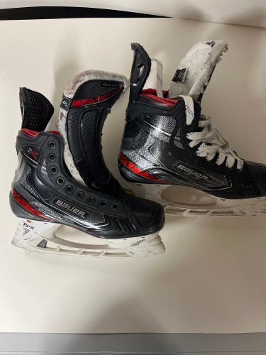Black 2019 Bauer Vapor 2X Pro Hockey Skates Regular Width Size 4 (Used)