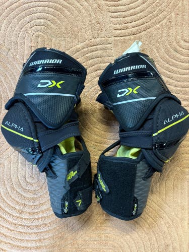 Senior Medium Warrior Alpha DX Elbow Pads (Used)