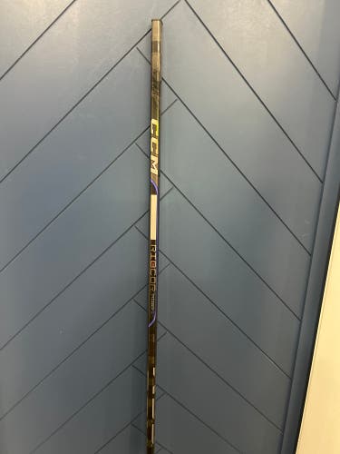 Youth CCM Ribcor Trigger 9 Pro Right Handed Hockey Stick P28 30 Flex (Used)