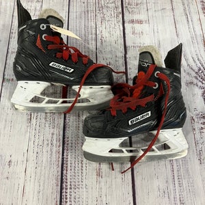 Youth Bauer Vapor VOLT Hockey Skates Regular Width 13 (Used)