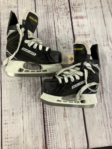 Youth Bauer Supreme S140 Hockey Skates Regular Width 11 (Used)