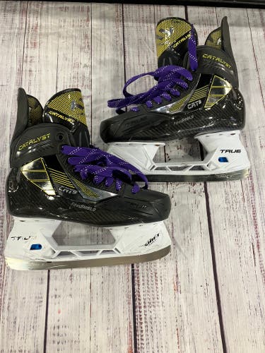 Senior True Catalyst 9 Hockey Skates Regular Width 7.5 (Used)