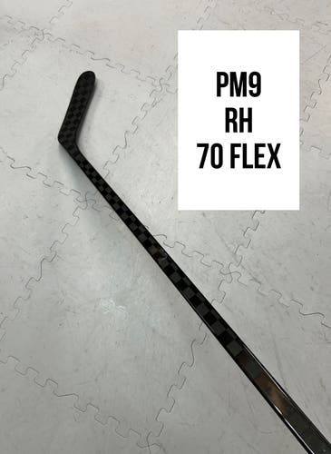 Senior(1x)Right PM9 70 Flex ProBlackStock™ Unbranded Blackouts Pro Stock Nexus Hockey Sticks