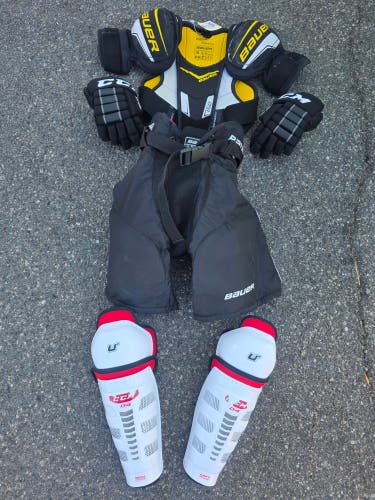 Youth Medium Bauer Starter Kit (Does not include elbow pads)