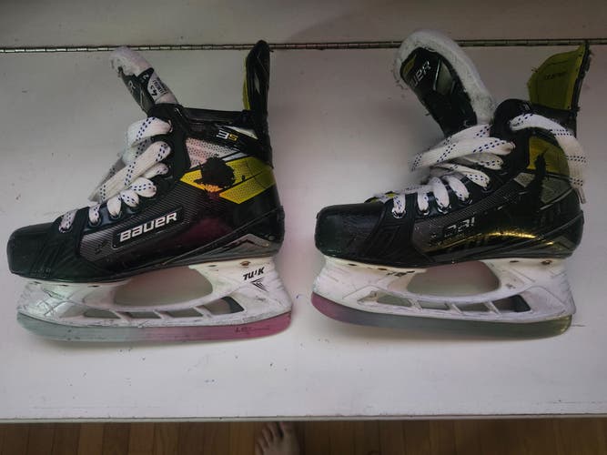 Bauer Supreme 3S Hockey Skates Regular Width Size 4.5 (Used)