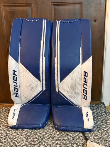 32" 2023 Bauer Supreme M5 Pro Goalie Leg Pads (Used)