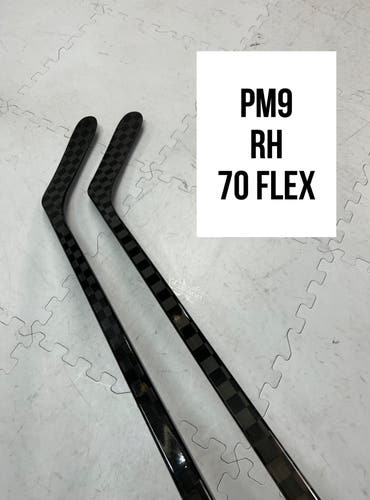 Senior(2x)Right PM9 70 Flex ProBlackStock™ Unbranded Blackouts Pro Stock Nexus Hockey Sticks
