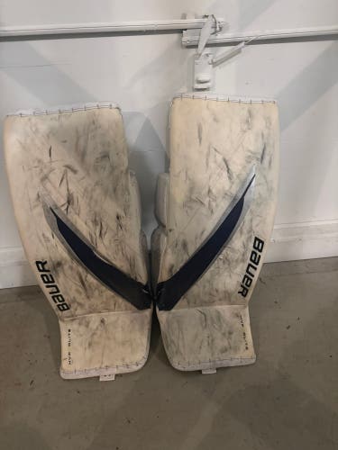 XS Bauer Vapor Hyperlite 2 Goalie Leg Pads (Used)