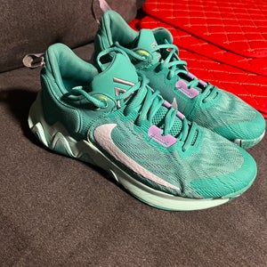 Men's Size M 7.0 (W 8.0) Nike Giannis Immortality 2 Shoes (Used)