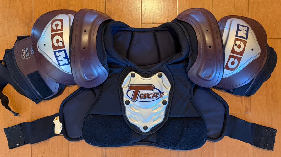 XL Senior CCM Tacks SP620 Shoulder Pads (Used)
