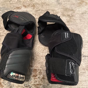 Senior Medium Bauer Vapor X900 Lite Elbow Pads (Used)