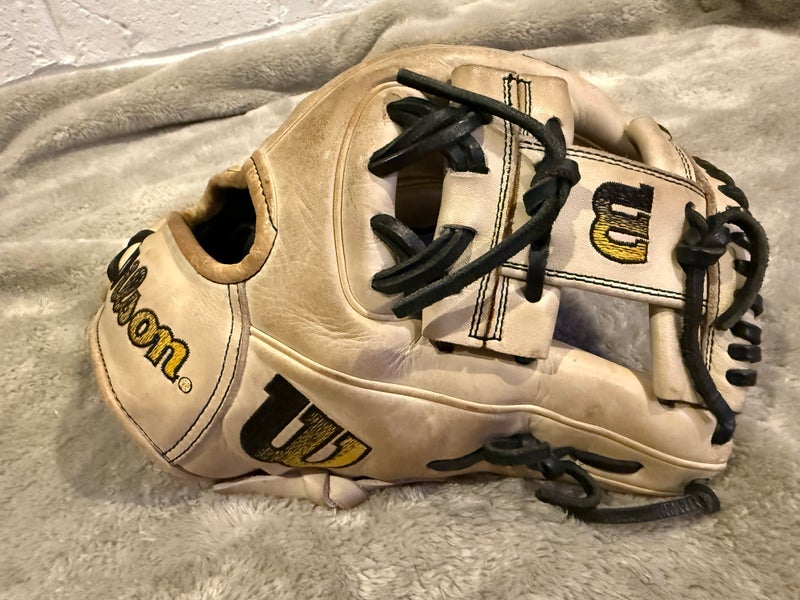 Wilson A2000 1786 RH Infield Baseball Glove 11.5" (Used)