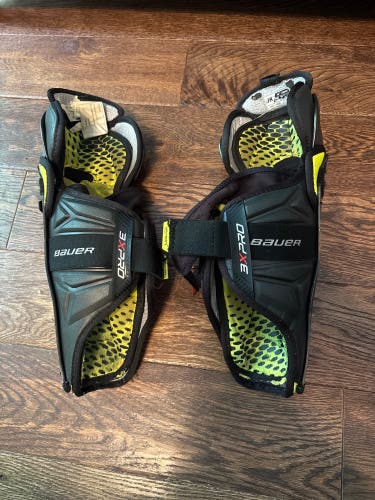 Junior Bauer Vapor 3X Pro 12" Shin Pads (Used)