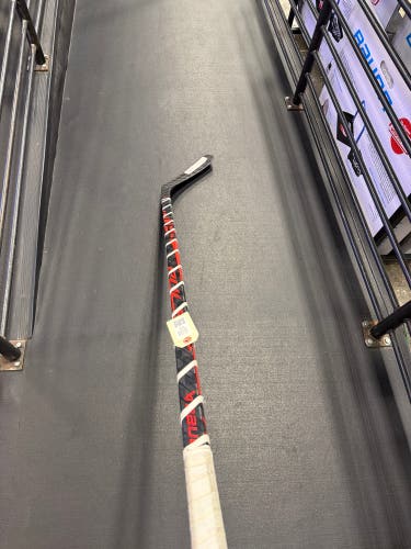 Intermediate Bauer Pulse Hockey Stick Right Handed P92 55 Flex (Used)