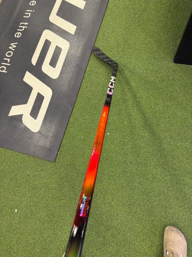 Junior CCM JetSpeed FT8 Pro Hockey Stick Right Handed P28+1/4 50 Flex (Used)