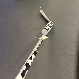 Senior CCM Extreme Flex 5 Pro Goalie Stick Regular 25" Paddle (Used)