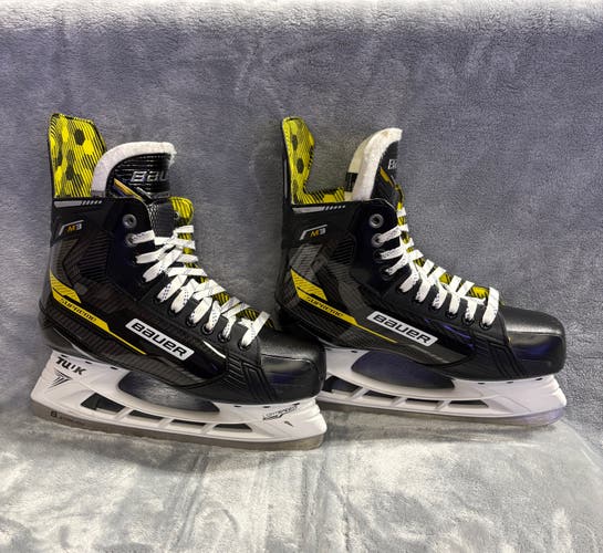 Senior Bauer Supreme M3 Hockey Skates Regular Width 8 (Used)