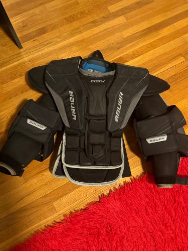 Small / Medium 2021 Bauer GSX Goalie Chest Protector (Used)