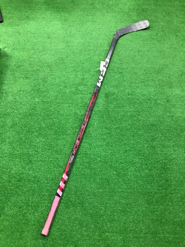 Senior CCM JetSpeed FT7 Pro Hockey Stick Right Handed P29 75 Flex (Used)