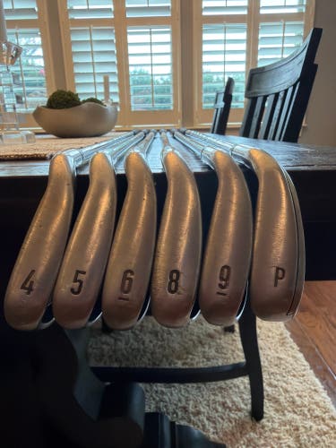 Men's 2014 Callaway X2 Hot Right Handed Iron Set Regular Flex 6 Pieces 37" (Used)