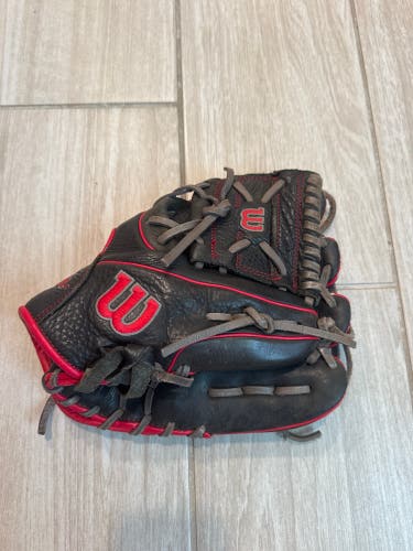 Black Wilson A1000 RH Infield/Pitcher's Baseball Glove 11" (Used)