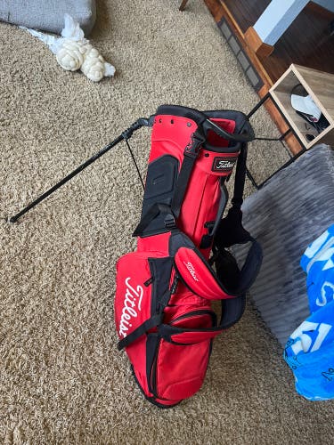 Unisex Titleist Carry Bag (Used)