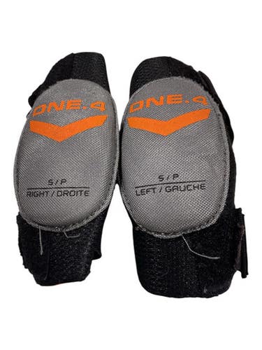 Used Bauer ONE.4 Youth Elbow Pads SM 11847-S000036414