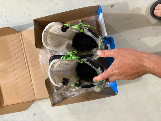 2024 Bauer Supreme M40 Hockey Skates 7 (Used)