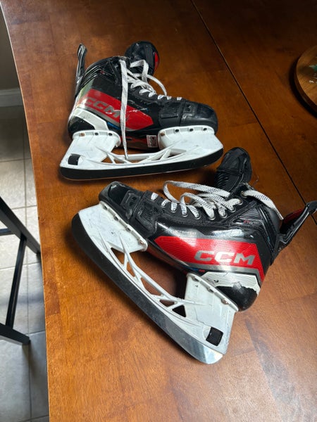 Red 2023 CCM JetSpeed FT6 Pro Hockey Skates Regular Width 8 (Used)