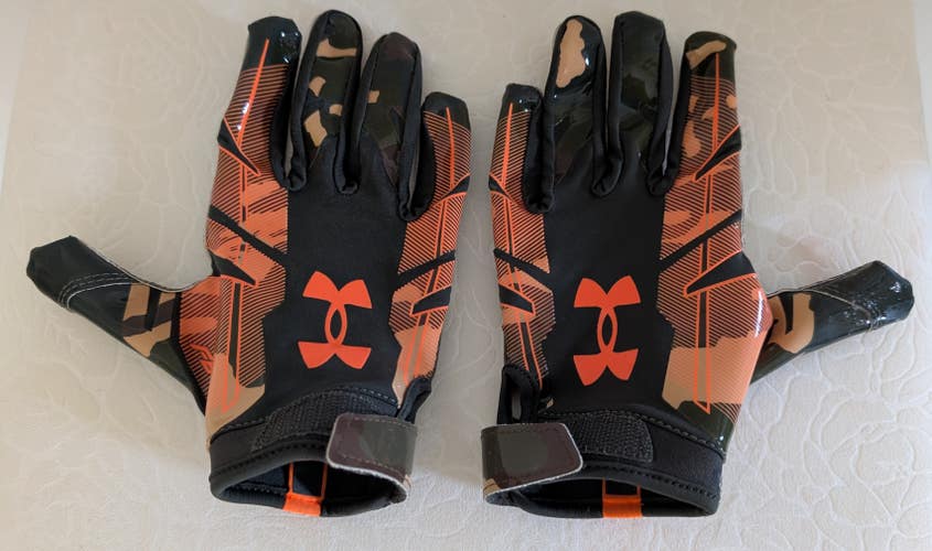 Green Fatigue Large Youth Under Armour UA Spotlight Gloves (Used)