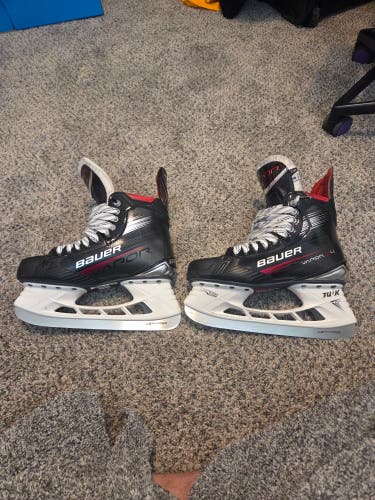 Bauer Vapor X4 Hockey Skates 8 (Used)