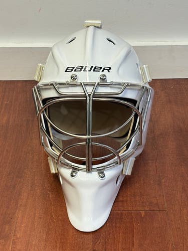 S24 Bauer 950 Goalie Mask W/ Non Certified SS Cat Eye Cage + New Resilient Foam Senior Large (Used)