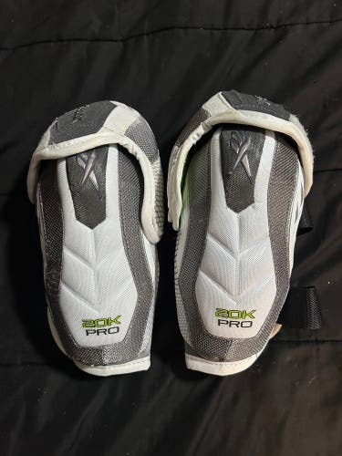 Senior Medium Reebok 20K Pro Elbow Pads (Used)