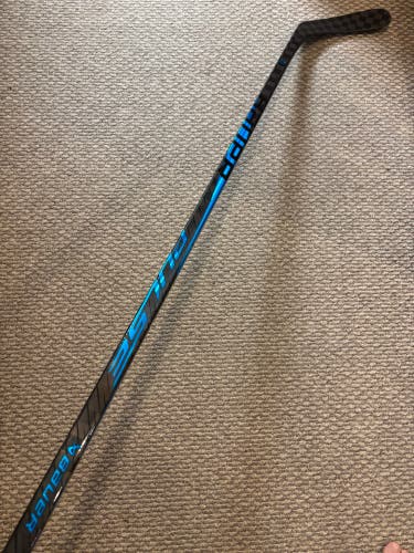 Senior Bauer Pulse Right Handed Hockey Stick P92 77 Flex (New)