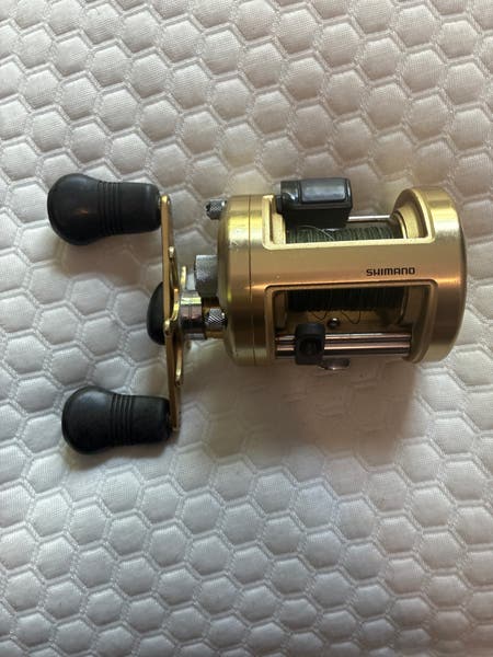 calcutta te fishing reel Shimano Baitcasting 04 CONQUEST 800F Right 5.0:1 IN BOX Protect technology for increased durability in saltwater when chasing near shore game fish Shimano Calcutta TE model 200GT