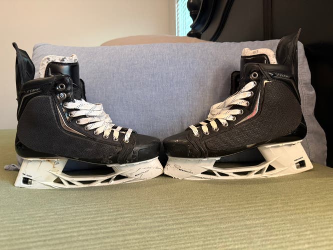 9.5 Pro Stock CCM JetSpeed FT8 Pro Skates (Used)