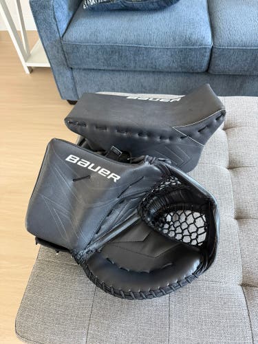 Bauer FlyLite Vapor 90 Glove and FlyLite blocker