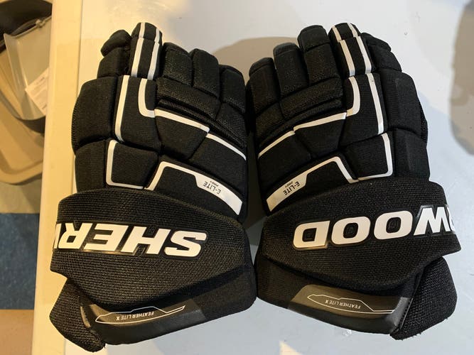 Sher-Wood Code Encrypt 1 Gloves 15"