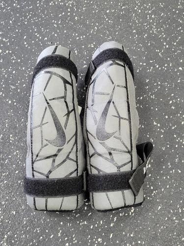 Used Nike VAPOR LT Lacrosse Arm Pads/Guards Grey MD 11849-S000041403