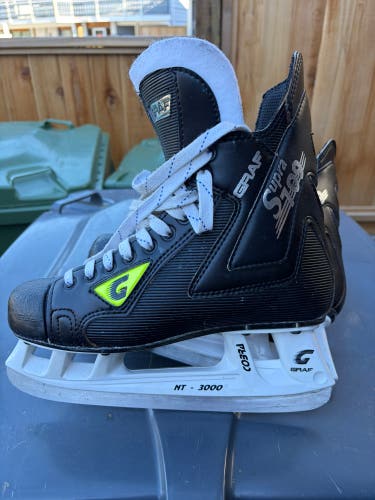 Graf Supra 709 Hockey Skates Regular Width 8 (Used) (9-9.5) shoe size