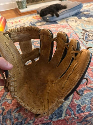 Wilson A2K RH Baseball Glove 11.75" (Used)