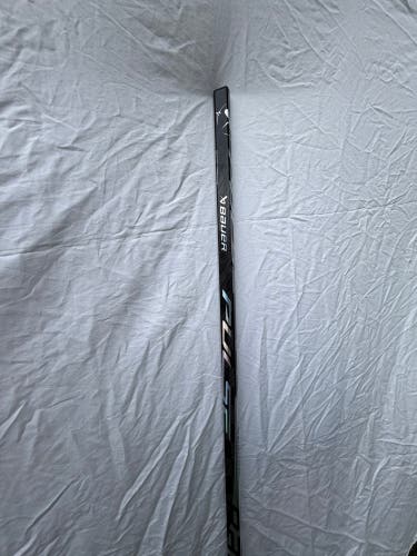 Bauer Pulse with Tracer specs (NHL draft picks stick)