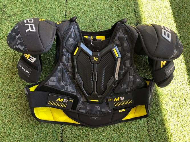 Senior Medium Bauer Supreme M3 Shoulder Pads (Used)