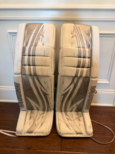 34" Vaughn V10 Pro Carbon pro return goalie leg pad