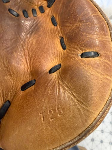 RH Catcher's Baseball Glove (Used)